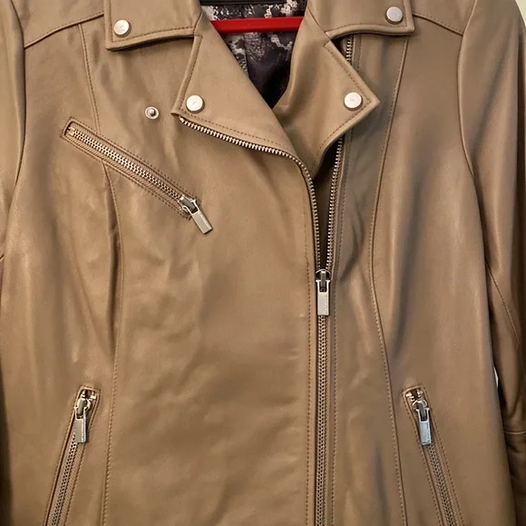 Wilson’s 💯Genuine Taupe Leather Moto Gorgeous Lining Logo Jacket New With Tags